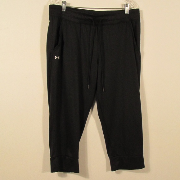 Under Armour Lightweight Top and Capris Set - Picture 6 of 9